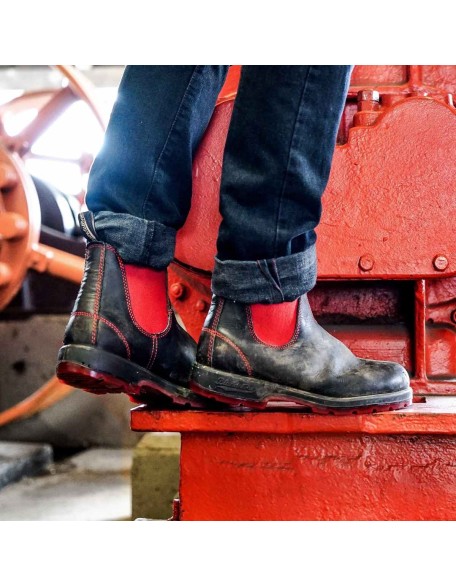 Men's Classics Chelsea Boots - Black / Red