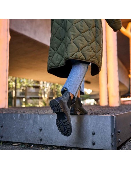 Women's Lug Chelsea Boots - Rustic Black