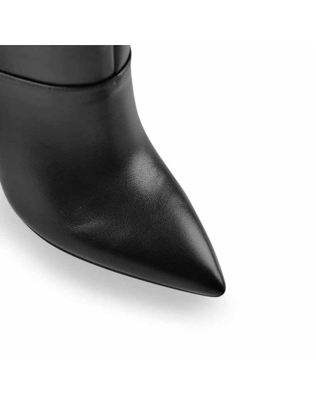 Downy White Black Pointed Toe High Heel Stiletto Boots